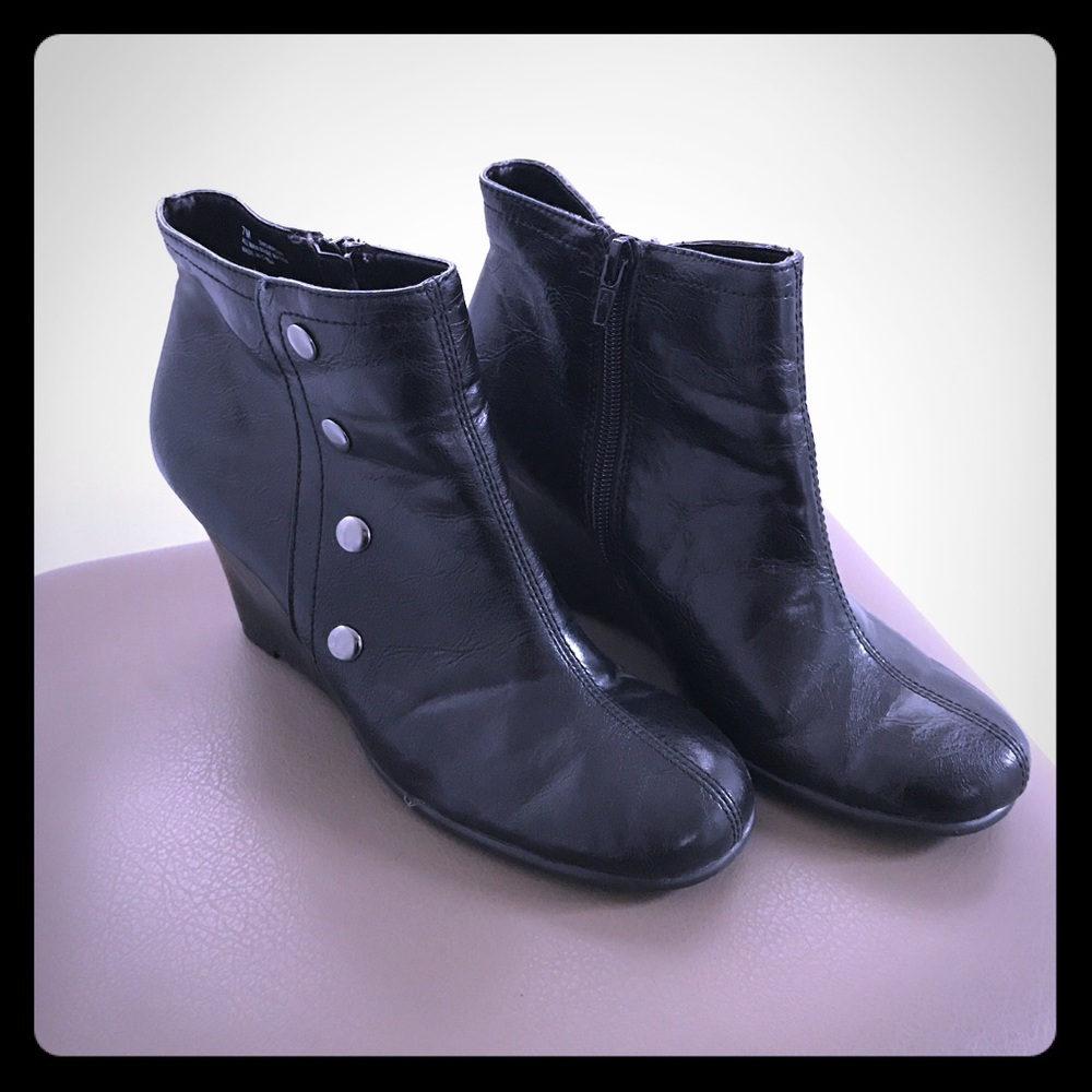 Black Aerosols Wedge Bootie